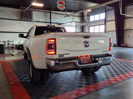 2022 RAM 3500 Laramie Crew Cab 4x4 8' Box