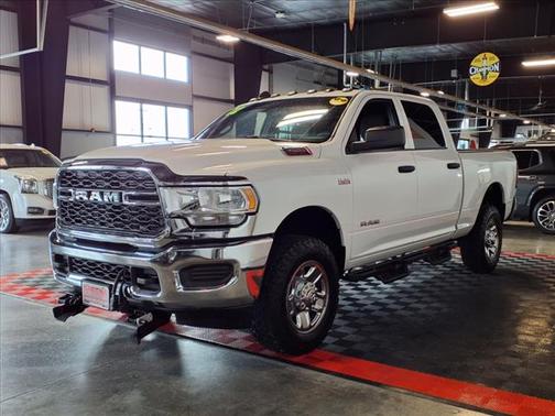 2022 RAM 2500 Tradesman Crew Cab 4x4 6'4' Box