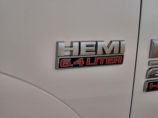 2017 RAM 2500 Laramie Crew Cab 4x4 8' Box