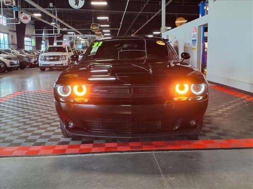 Pitch Black Clearcoat 2021 Dodge Challenger SXT