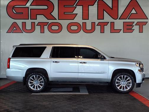 Silver Ice Metallic 2017 Chevrolet Suburban LT