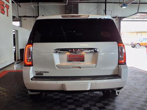 White Frost Tricoat 2017 GMC Yukon Denali