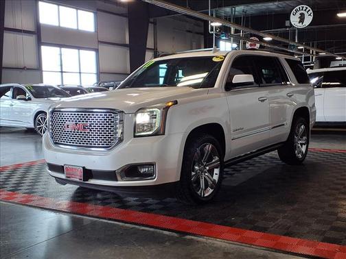 White Frost Tricoat 2017 GMC Yukon Denali