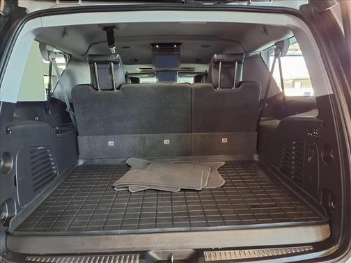 Silver Ice Metallic 2018 Chevrolet Suburban LT