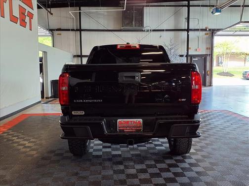 Black 2022 Chevrolet Colorado LT
