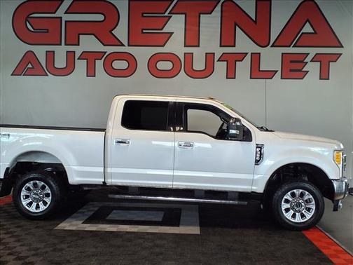 White Platinum Metallic Tri-Coat 2017 Ford F-350 Lariat