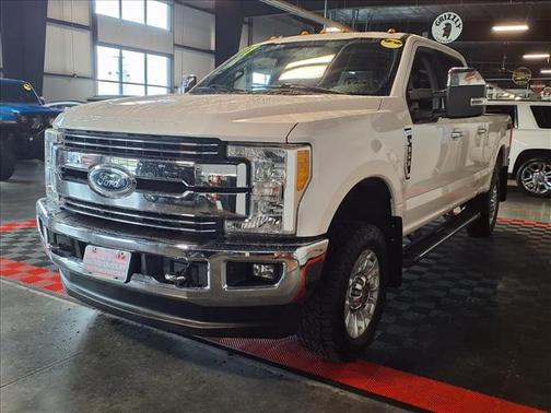 White Platinum Metallic Tri-Coat 2017 Ford F-350 Lariat