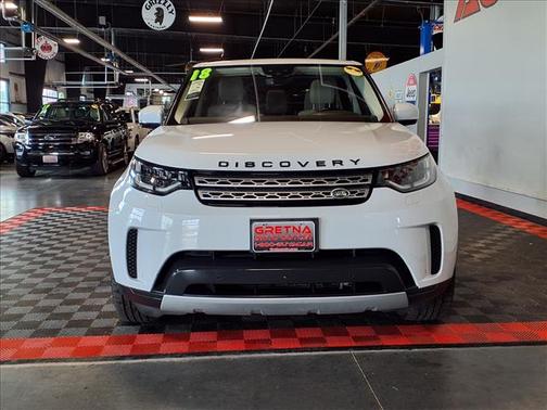 Yulong White Metallic 2018 Land Rover Discovery HSE