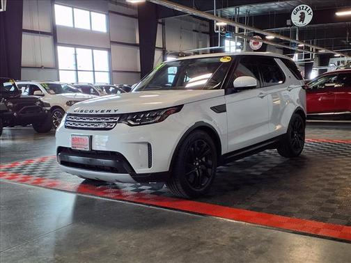 Yulong White Metallic 2018 Land Rover Discovery HSE