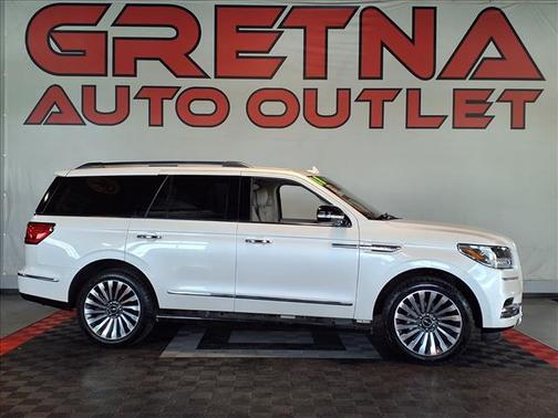 White Platinum Metallic Tri-Coat 2018 Lincoln Navigator Reserve