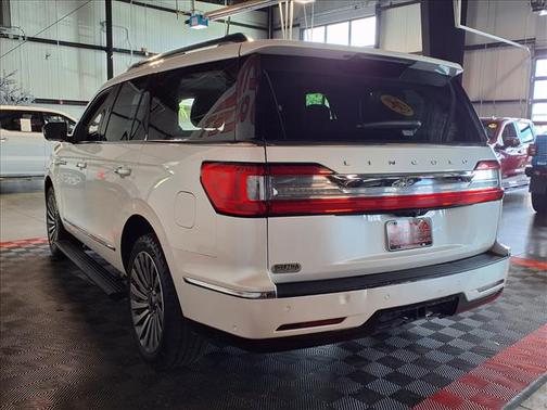 White Platinum Metallic Tri-Coat 2018 Lincoln Navigator Reserve