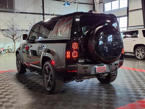 2023 Land Rover Defender 110 V8