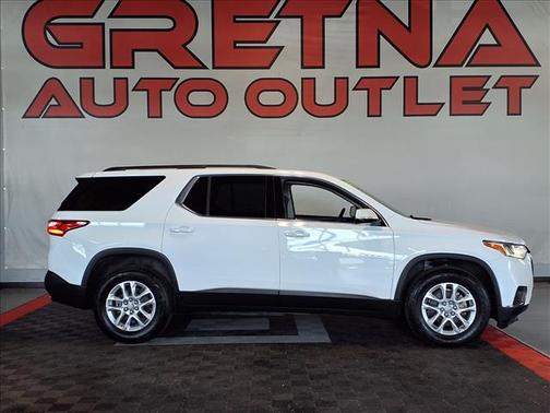 Summit White 2019 Chevrolet Traverse LT Cloth