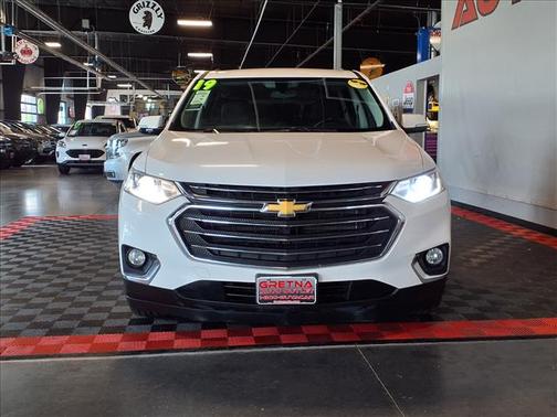 Summit White 2019 Chevrolet Traverse LT Cloth