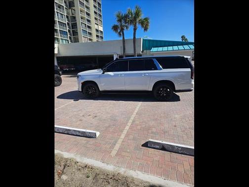 2023 Cadillac Escalade ESV Premium Luxury