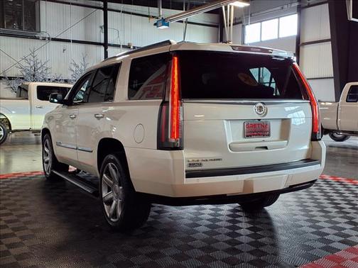White Diamond Tricoat 2015 Cadillac Escalade Premium