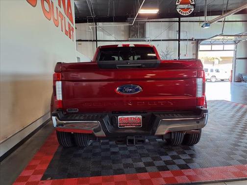 Ruby Red Metallic Tinted Clearcoat 2017 Ford F-350 Lariat