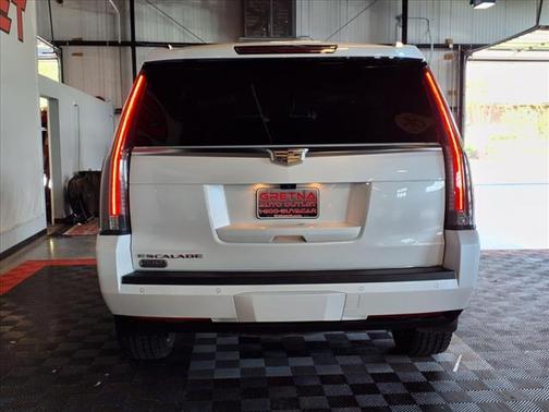 2017 Cadillac Escalade Luxury