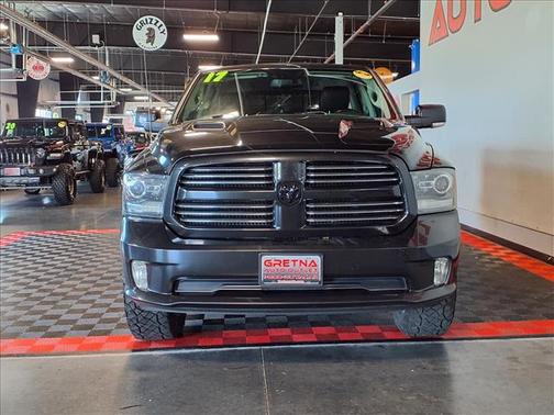 Brilliant Black Crystal Pearl 2017 RAM 1500 Sport