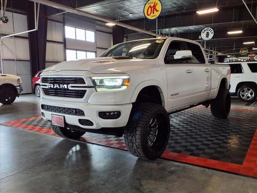 Ivory White Tri-Coat Pearlcoat 2022 RAM 1500 Laramie
