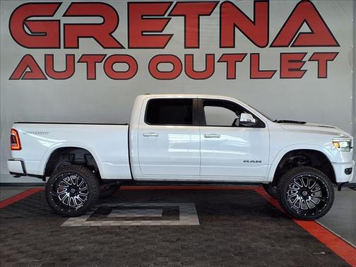 Ivory White Tri-Coat Pearlcoat 2022 RAM 1500 Laramie