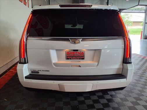 Crystal White Tricoat 2020 Cadillac Escalade ESV Luxury