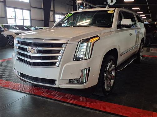Crystal White Tricoat 2020 Cadillac Escalade ESV Luxury