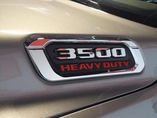 2022 RAM 3500 Laramie Crew Cab 4x4 8' Box