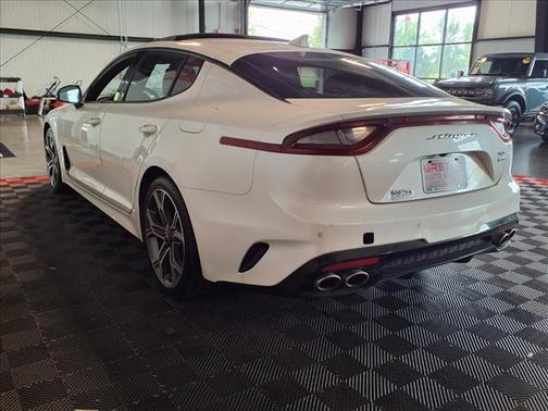 Snow White Pearl 2020 Kia Stinger