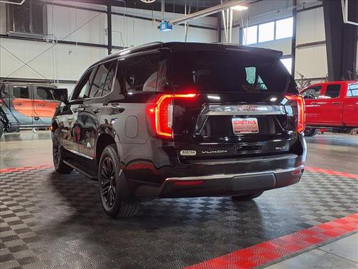 2022 GMC Yukon SLT