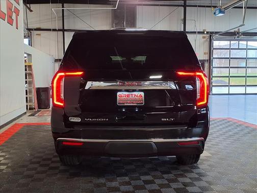 2022 GMC Yukon SLT