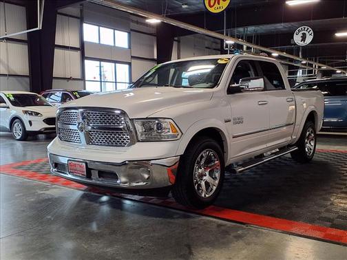 Bright White Clearcoat 2017 RAM 1500 Laramie