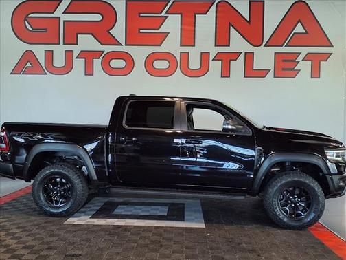 Diamond Black Crystal Pearlcoat 2021 RAM 1500 TRX