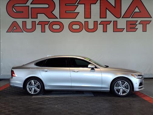 Bright Silver Metallic 2018 Volvo S90 T5 Momentum