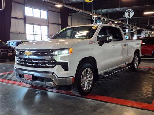 WHITE 2024 Chevrolet Silverado 1500 LTZ
