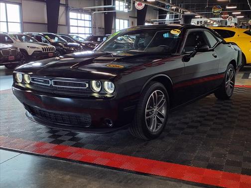 Pitch Black Clearcoat 2019 Dodge Challenger SXT