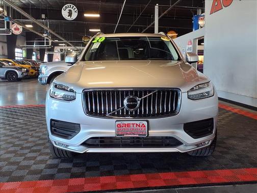 2020 Volvo XC90 T6 Momentum