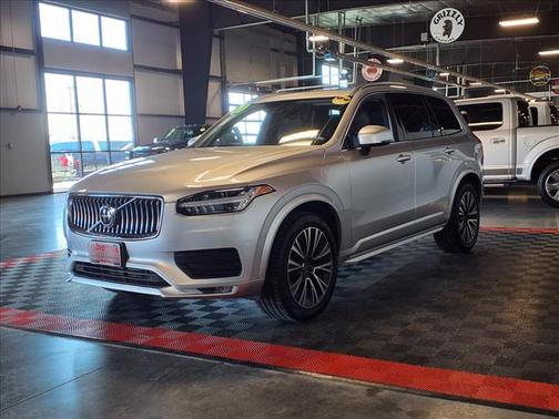 2020 Volvo XC90 T6 Momentum