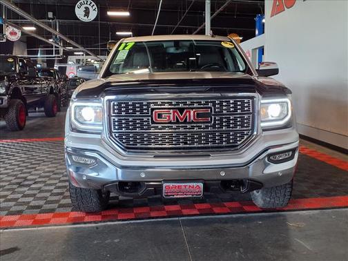 Quicksilver Metallic 2017 GMC Sierra 1500 SLT