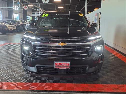 Mosaic Black Metallic 2024 Chevrolet Traverse LT
