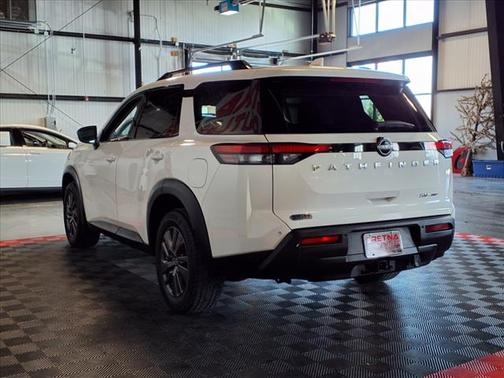 2022 Nissan Pathfinder SV 4WD