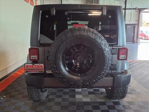 Granite Crystal Metallic Clearcoat 2017 Jeep Wrangler Sahara