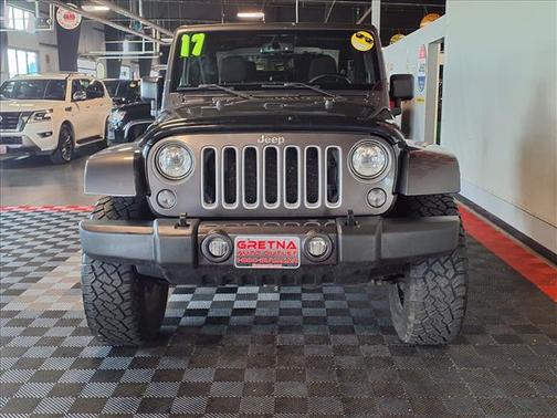 Granite Crystal Metallic Clearcoat 2017 Jeep Wrangler Sahara