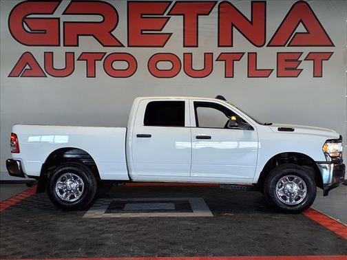 2022 RAM 2500 Tradesman Crew Cab 4x4 6'4' Box