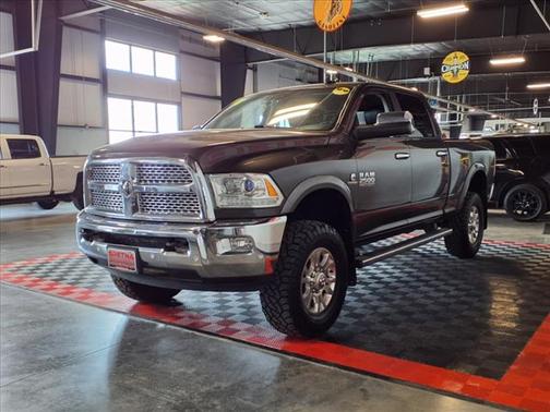 2018 RAM 2500 Laramie Crew Cab 4x4 6'4' Box