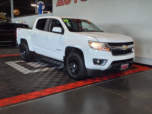 Summit White 2019 Chevrolet Colorado LT