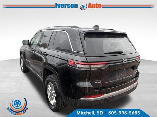 2022 Jeep Grand Cherokee Laredo