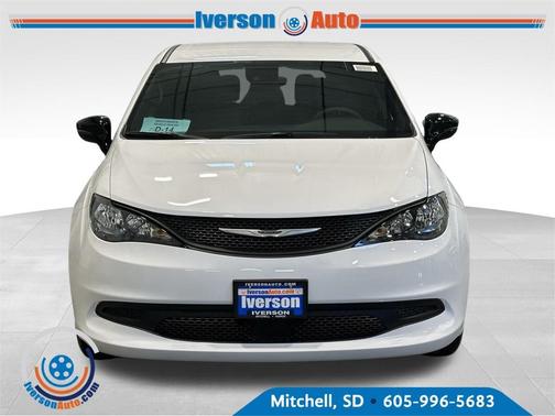 2026 Chrysler Voyager LX