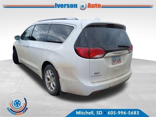 2017 Chrysler Pacifica Touring-L Plus