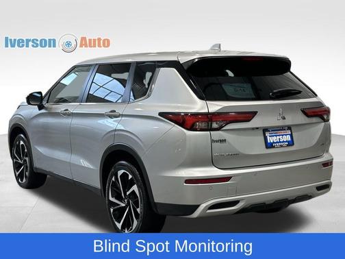 2024 Mitsubishi Outlander SE